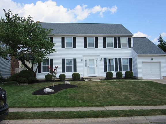 3rd image of 121 Aspen Dr