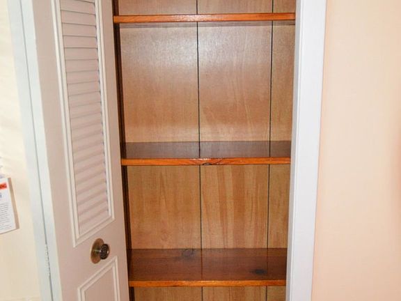 5th image of 506 E 5th St APT 4