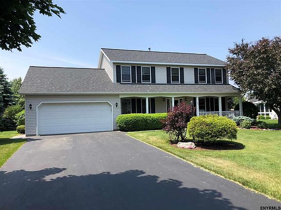 2nd image of 32 Copperfield Dr