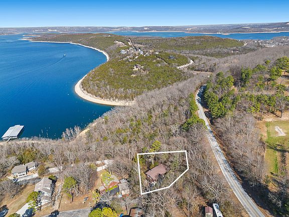 3rd image of 35 Hattie Avenue