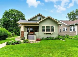111 Lovejoy Ave, Waterloo, IA 50701