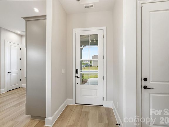 5th image of 6079 Waldorf Ave