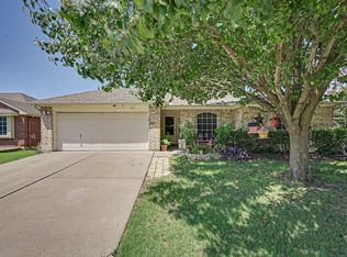957 Carlin Ln, Burleson, TX 76028