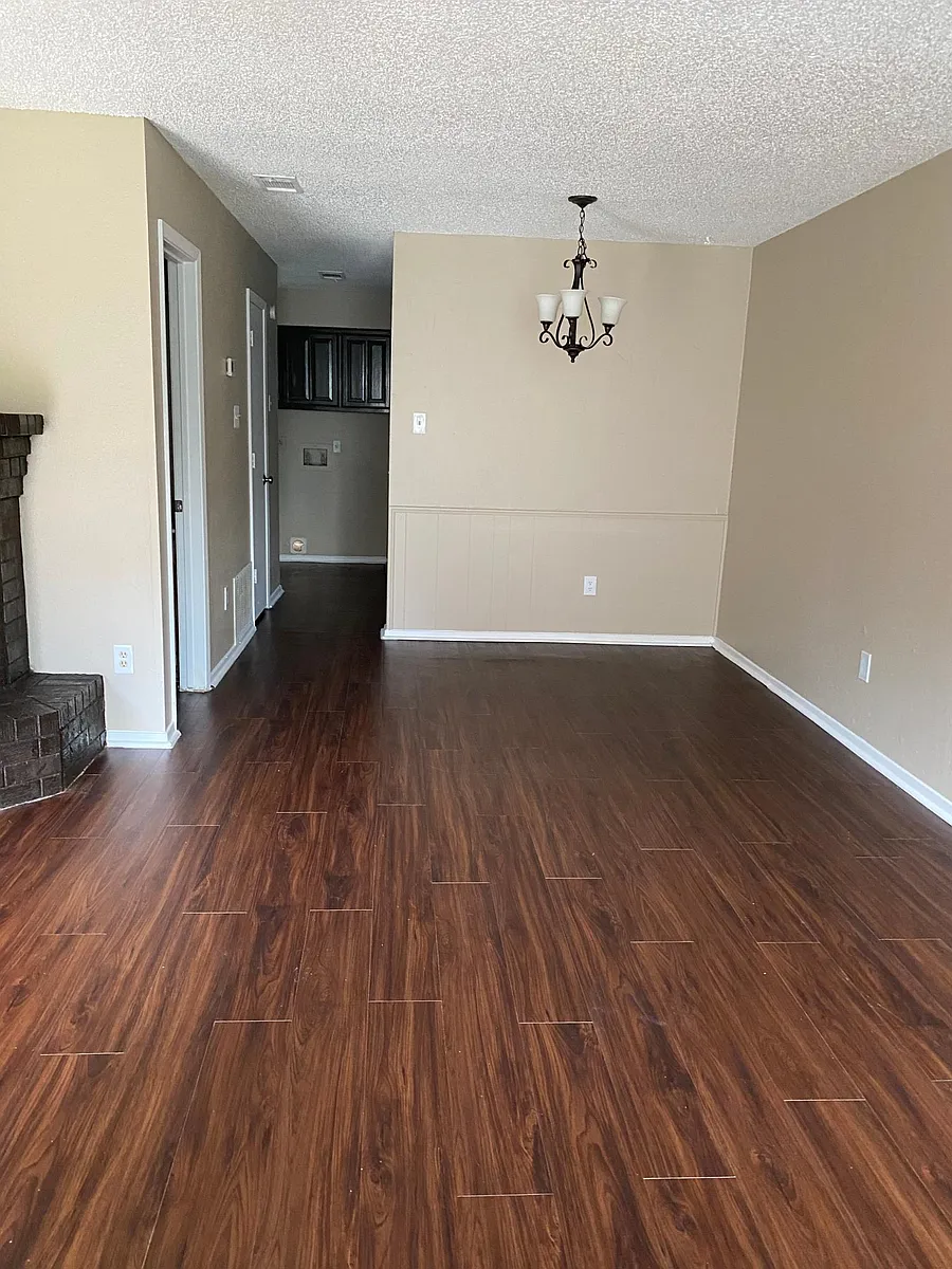 Building Photo - 3031 W Sycamore Cir #3031