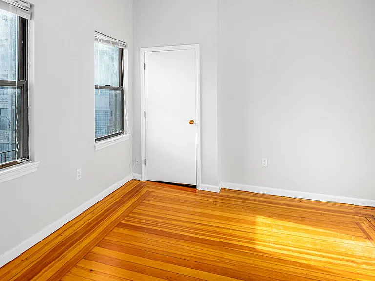 784 Main St — Photo 11