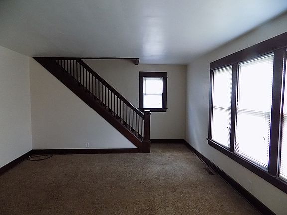 2nd image of 209 Walker St