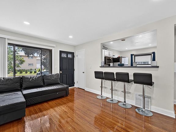 2nd image of 4643 S Logan AVENUE