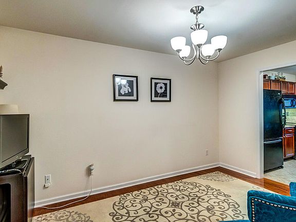 5th image of 116 Cambridge Dr