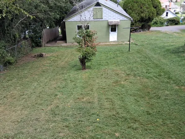 706 1/2 Mason St, Fairmont, WV 26554