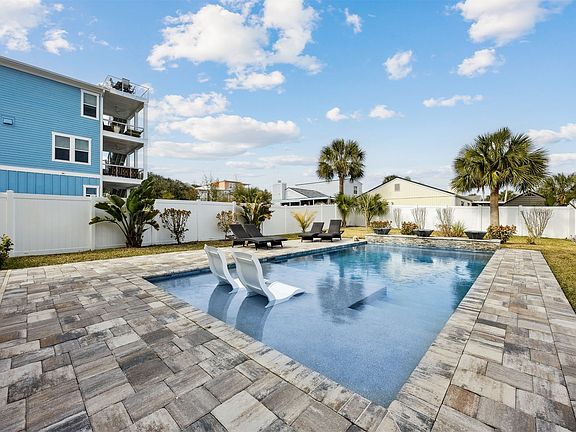 4th image of 2701 Sea Island Trl