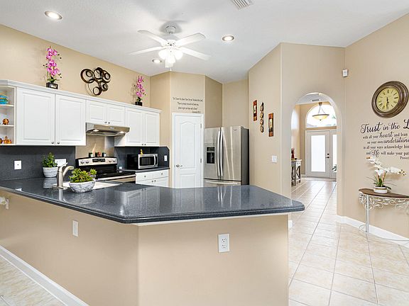 4th image of 844 Black Bird Ct