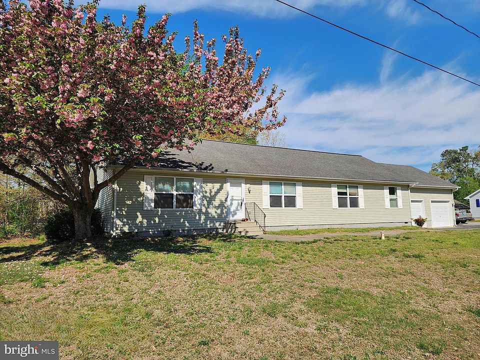 1st image of 209 Sandy Beach Dr
