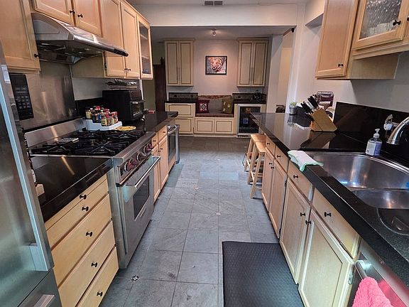 5th image of 2401 Coleman Way