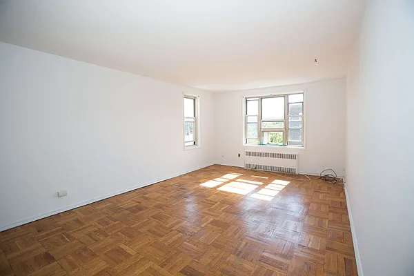 Sold by Grand Lux Realty | media 23