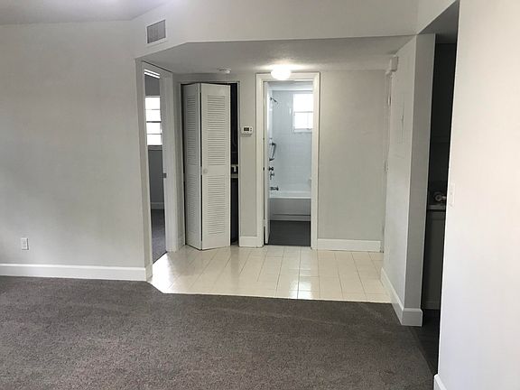 4th image of 580 Fairways Ln APT G101