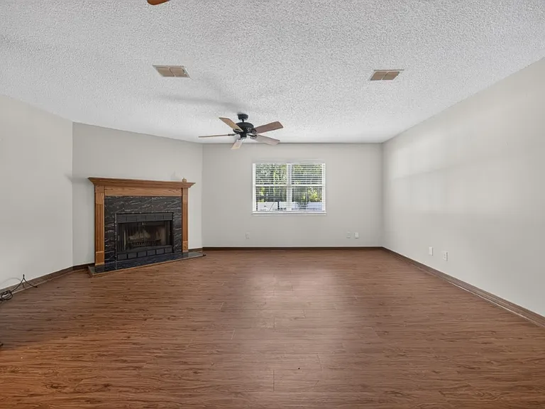 892 Branscomb Rd — Photo 11