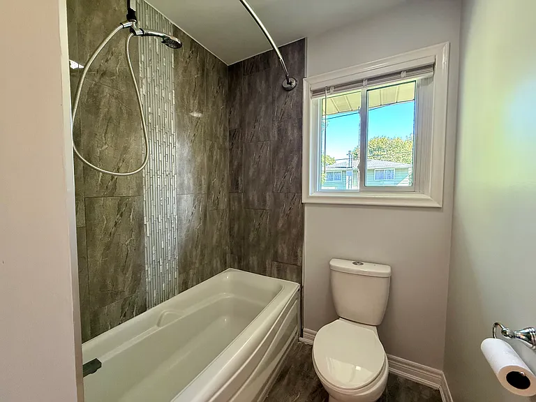 404 Grantham Ave — Photo 14