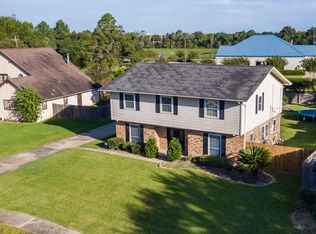 502 Hillhurst Dr, Baytown, TX 77521