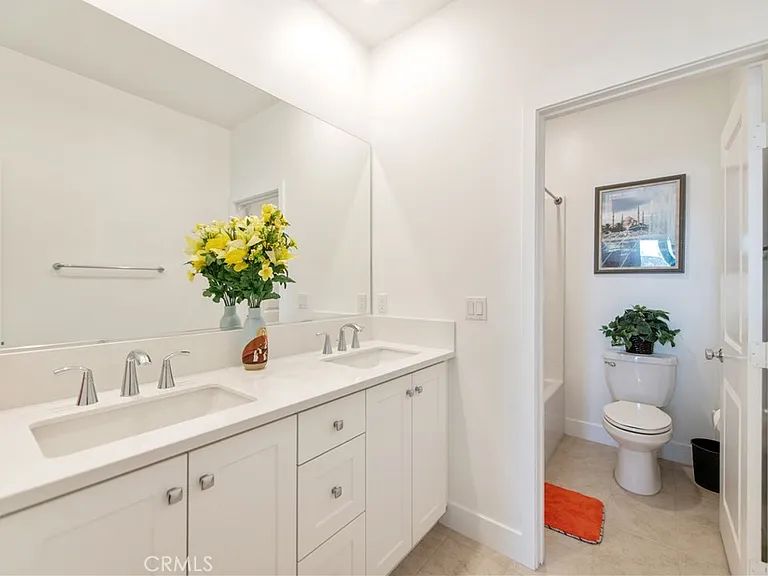 243 Yerba — Photo 19