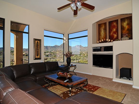 Family room with Amazing Views!