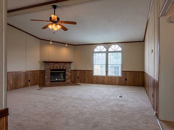 3rd image of 140 Kendra Dr
