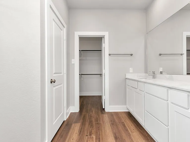 10515 Moon Valley Ln — Photo 34