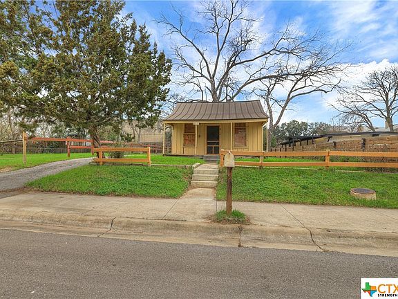 3rd image of 316 W Martin Luther King Dr