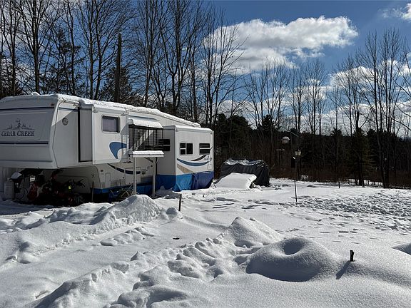4th image of 675 Knapp Hill Rd