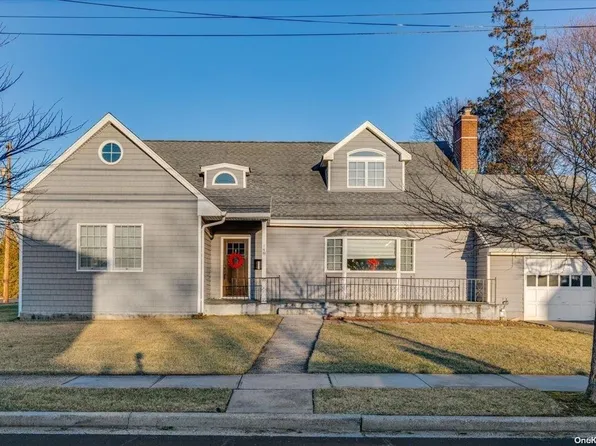 148 N Windhorst Avenue, Bethpage, NY 11714