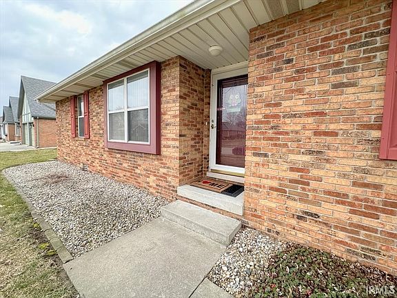 2nd image of 2812 Congress Dr