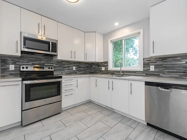 2344 Midway Ave #A — Photo 12