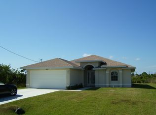 383 Baytree Dr, Rotonda West, FL 33947