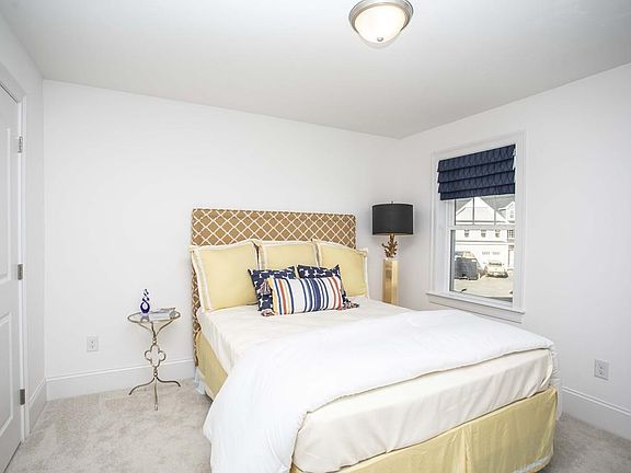 4th image of 1 Roseland St #0