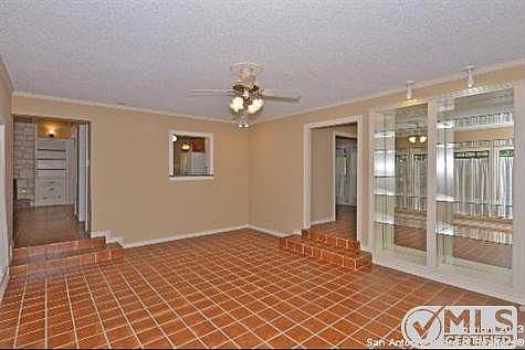 5th image of 1810 Paisley St