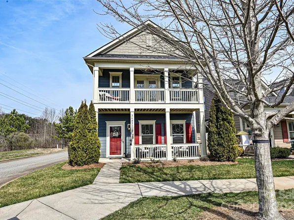 2601 Eight Iron Dr, Denver, NC 28037