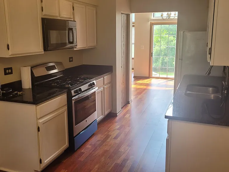 1266 S Parkside Dr #1 — Photo 4