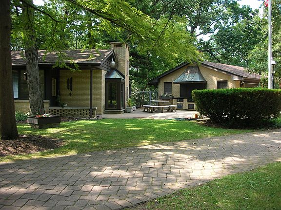 2nd image of 1360 Ancient Oaks Dr