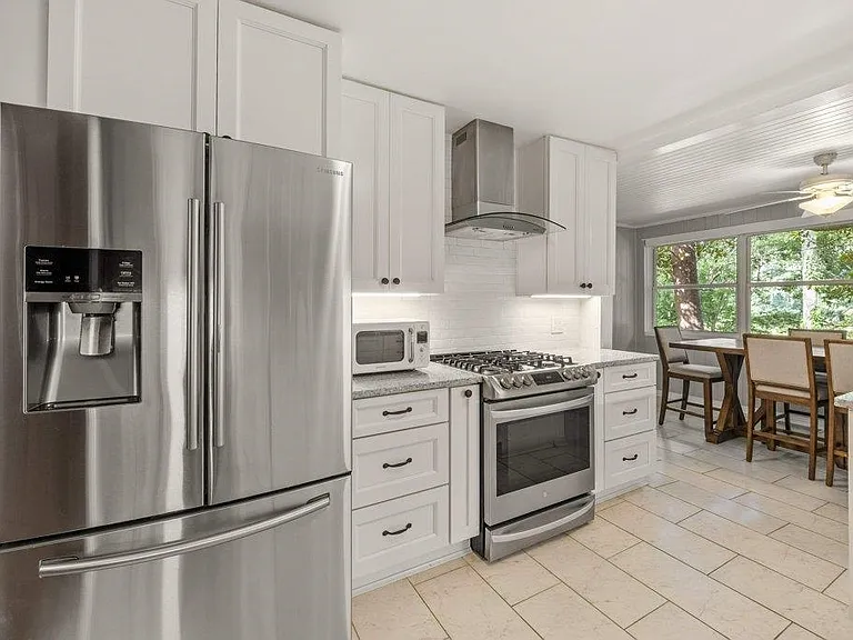 1142 Old Fort Dr — Photo 11
