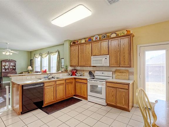 3rd image of 7800 Enchanted Isle Dr