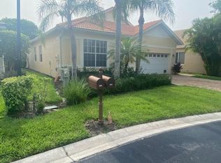 491 Tullamore Ln, Naples, FL 34110