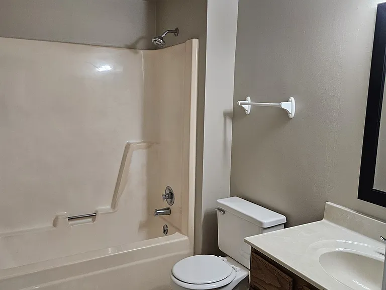842 Spring Meadows Dr — Photo 9