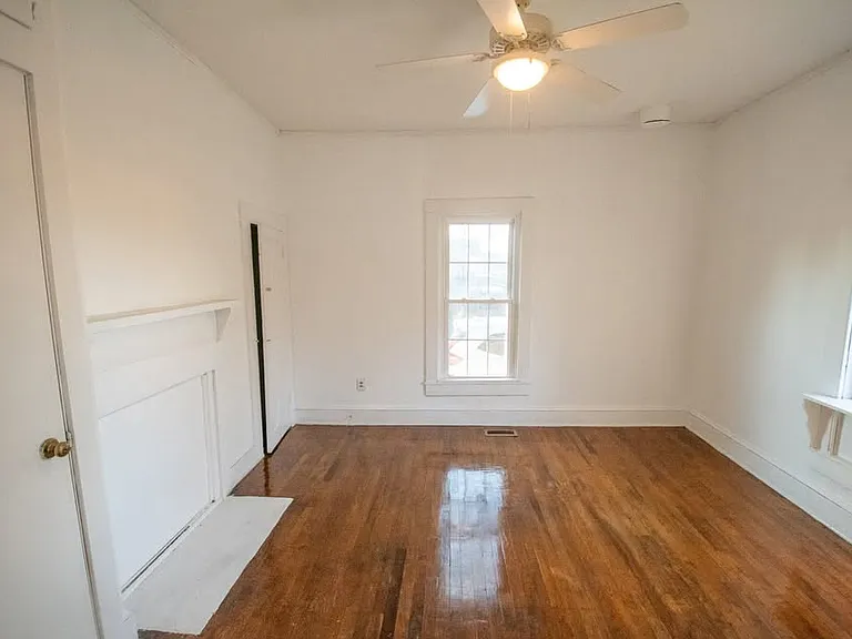 1120 Alexander St — Photo 9