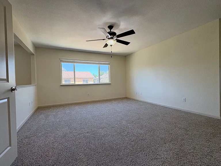 5454 Gold Creek Cir — Photo 17