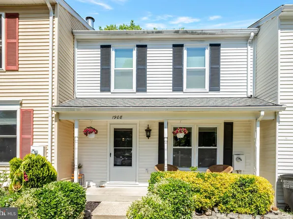 1908 Pohick Creek Ct, Woodbridge, VA 22192