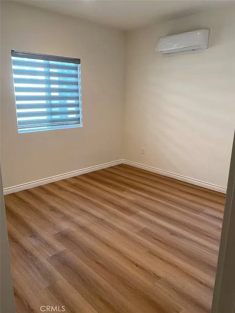 3 bed, 998 sqft, $3,150 — Photo 3