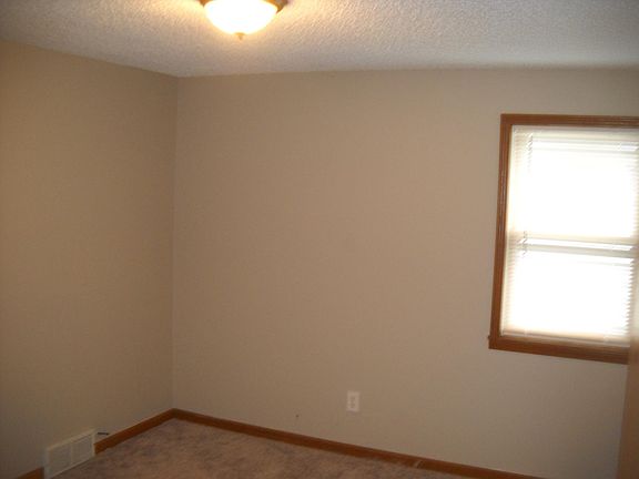5th image of 1104 Tonawanda St