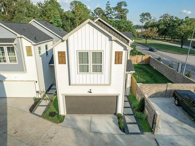 778 W Tidwell Rd #I — Photo 2