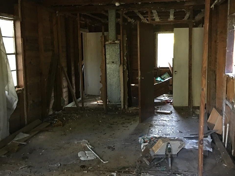 2nd image of 12447 Maple St