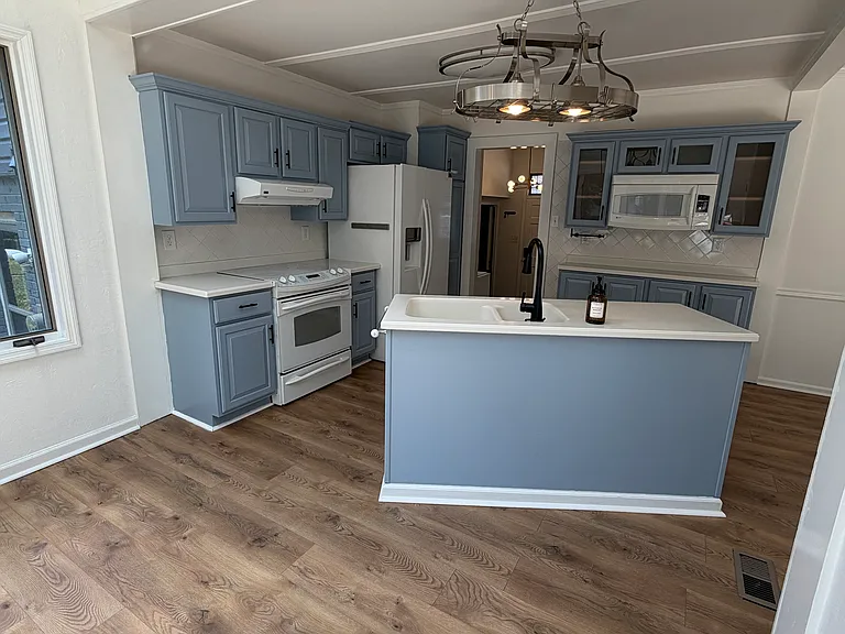 337 E Millbrook Rd — Photo 23