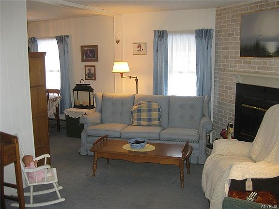 3rd image of 86 Quarry Hill Est